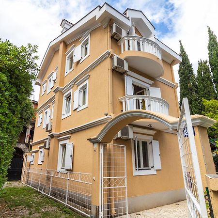 Hostel Будва Екстер'єр фото